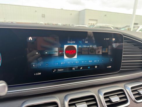 Used 2022 Mercedes-Benz GLE 350 4MATIC w/ Premium Package image 20