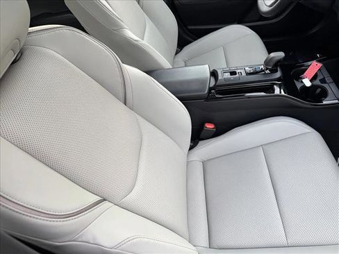 Used 2025 Toyota Prius Limited image 18