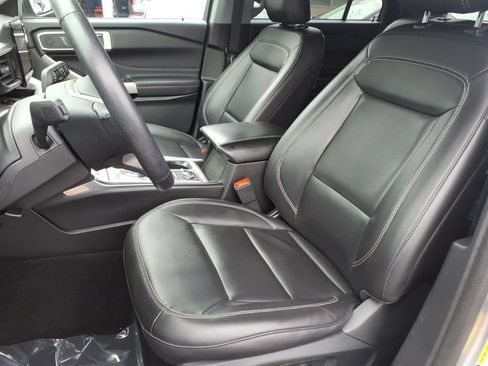 Certified 2023 Ford Explorer XLT w/ Equipment Group 202A AWD/4WD image 15