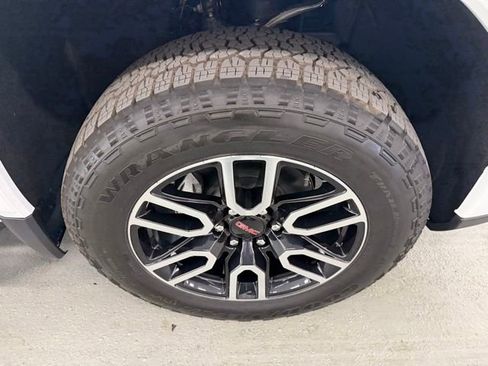 New 2026 GMC Sierra 1500 AT4 w/ AT4 Premium Package image 4