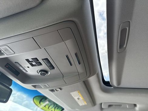 Used 2019 Chevrolet Suburban Premier w/ Premier Plus Edition AWD/4WD image 35