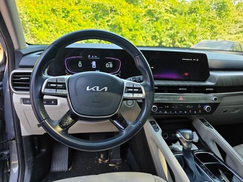 Used 2024 Kia Telluride EX FWD image 13