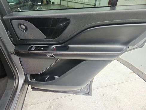 Used 2023 Lincoln Aviator Reserve image 34