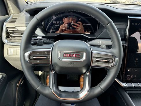 New 2026 GMC Acadia Elevation image 11