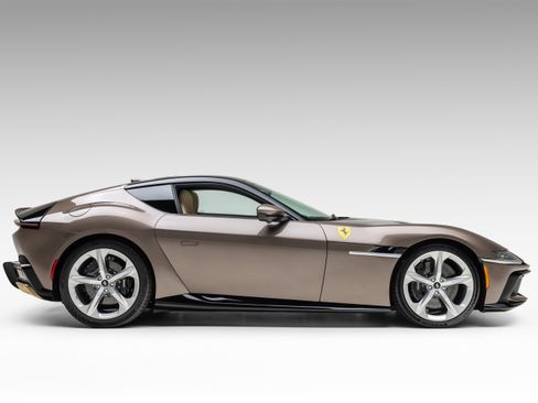 Certified 2025 Ferrari 12Cilindri image 7