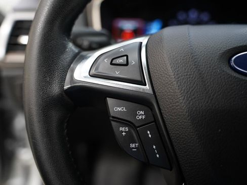 Used 2020 Ford Fusion SEL image 15