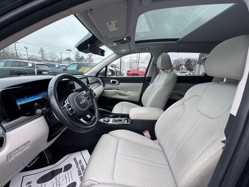 Used 2023 Kia Sorento SX Prestige w/ Panoramic Sunroof Package image 21