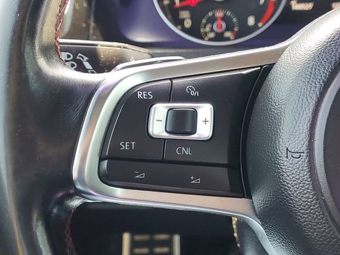 Used 2015 Volkswagen GTI SE FWD image 18