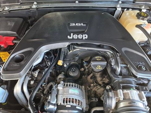 Used 2021 Jeep Gladiator Sport AWD/4WD image 21