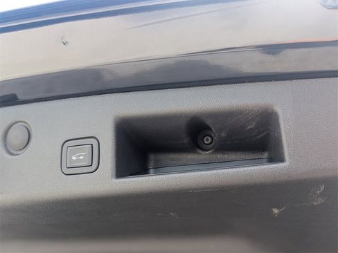 Used 2024 Chevrolet Equinox LT image 11