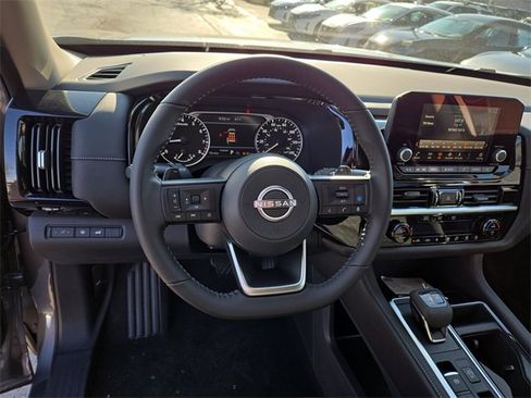 New 2025 Nissan Pathfinder SV w/ Black Appearance Package image 33