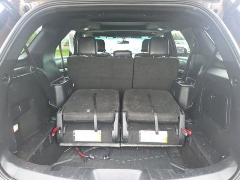 Used 2016 Ford Explorer XLT w/ Equipment Group 202A AWD/4WD image 11