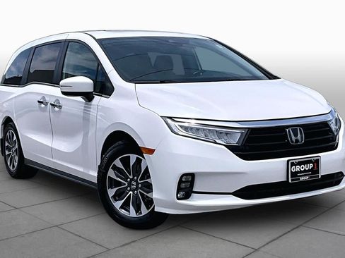 Used 2024 Honda Odyssey EX-L image 3