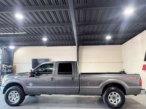 Used 2016 Ford F250 XLT w/ XLT Premium Package AWD/4WD image 5
