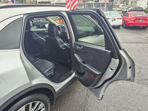 Used 2020 Ford Escape Titanium image 12