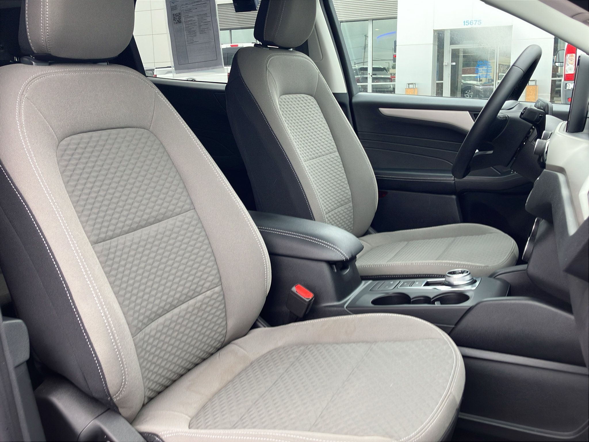 Used 2022 Ford Escape SE w/ SE Sport Appearance Package FWD image 35