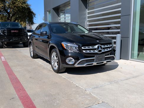 Used 2018 Mercedes-Benz GLA 250 4MATIC image 2