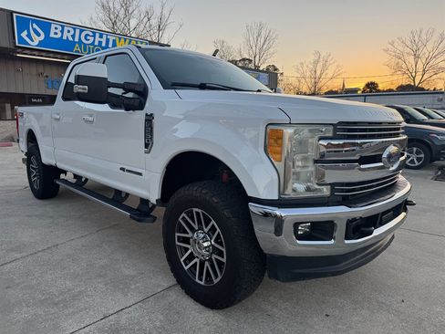 Used 2017 Ford F250 Lariat w/ Lariat Ultimate Package AWD/4WD image 3