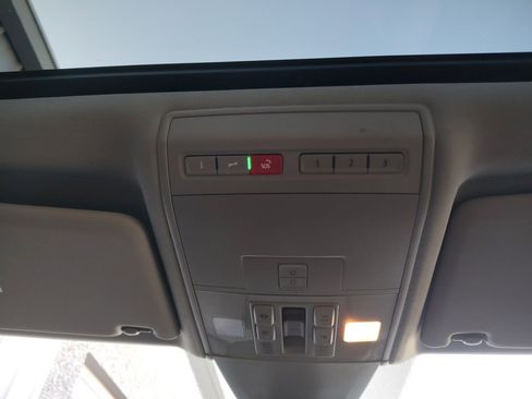 Used 2020 Volkswagen Atlas SEL R-Line image 5