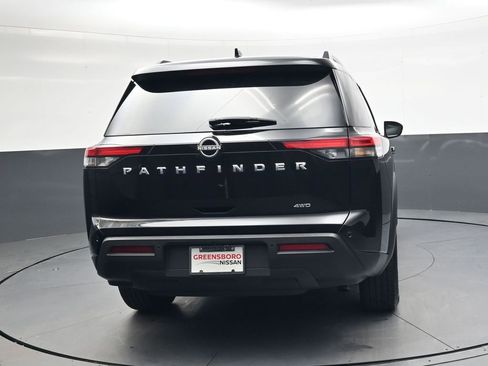 Used 2025 Nissan Pathfinder SV image 4