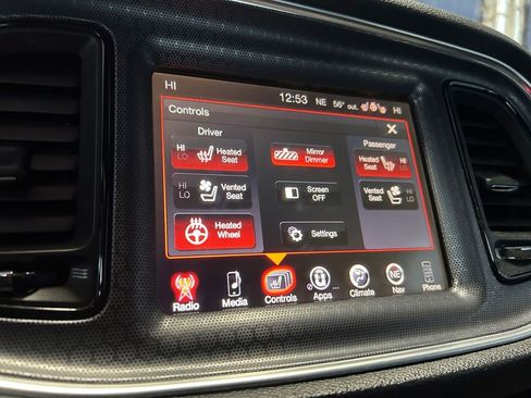 Used 2016 Dodge Challenger R/T Scat Pack w/ Leather Interior Group image 35