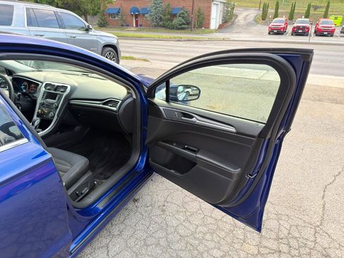 Used 2015 Ford Fusion SE FWD image 15