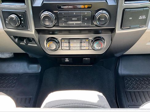 Used 2020 Ford F350 XLT w/ XLT Premium Package AWD/4WD image 24
