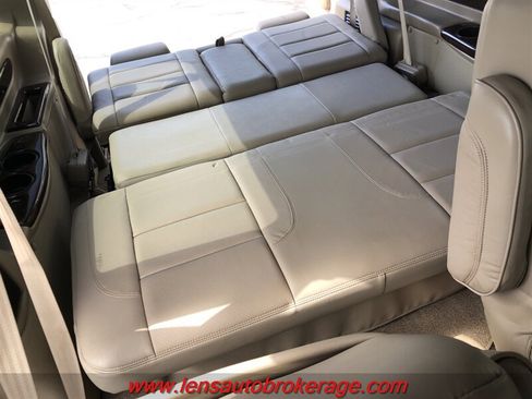 Used 2010 Chevrolet Express 1500 w/ Preferred Equipment Group RWD image 24
