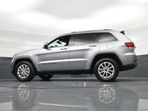 Used 2021 Jeep Grand Cherokee Laredo RWD image 28