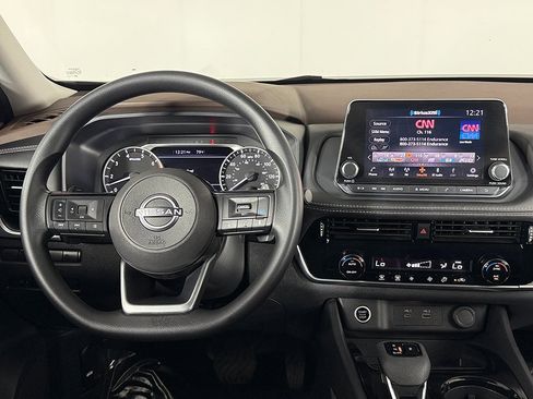 Used 2022 Nissan Rogue SV image 30