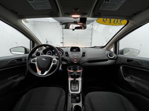 Used 2019 Ford Fiesta SE image 2