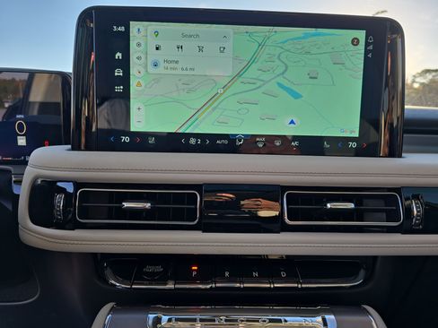 Certified 2025 Lincoln Aviator AWD w/ Equipment Group 101A image 22