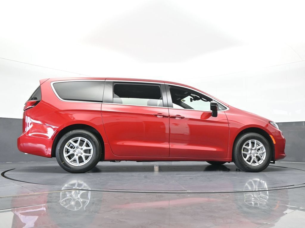 New 2026 Chrysler Pacifica Select FWD image 58