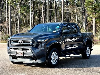 New 2025 Toyota Tacoma SR5