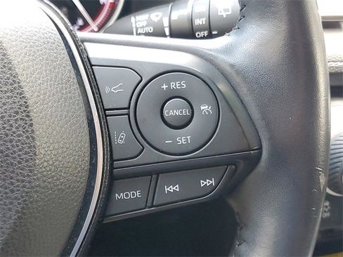 Used 2021 Toyota RAV4 Limited image 22