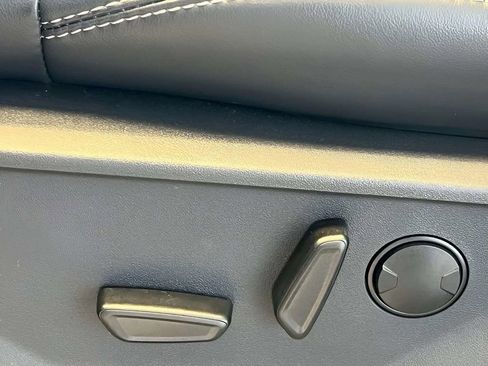 Used 2025 Ford Expedition Max Platinum w/ Stealth Appearance Package image 8