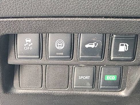 Used 2019 Nissan Rogue SV FWD image 20