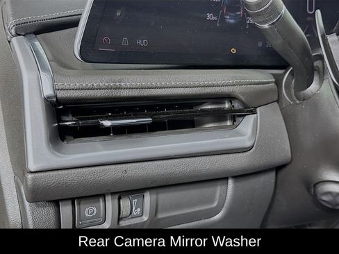 Used 2024 Cadillac XT4 Premium Luxury w/ Technology Package image 13