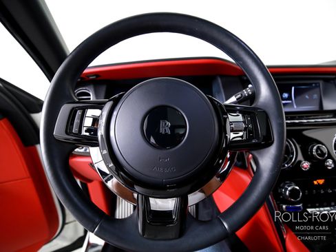 Used 2020 Rolls-Royce Cullinan image 14