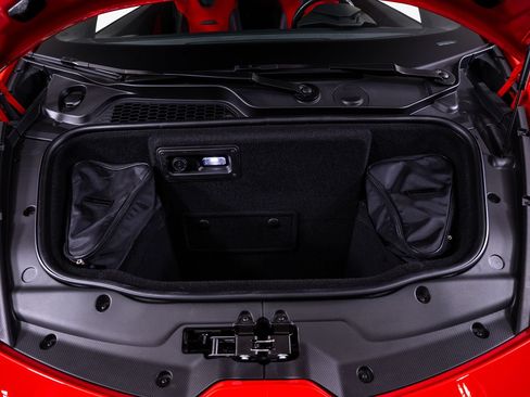 Used 2021 Lamborghini Huracan EVO RWD image 23