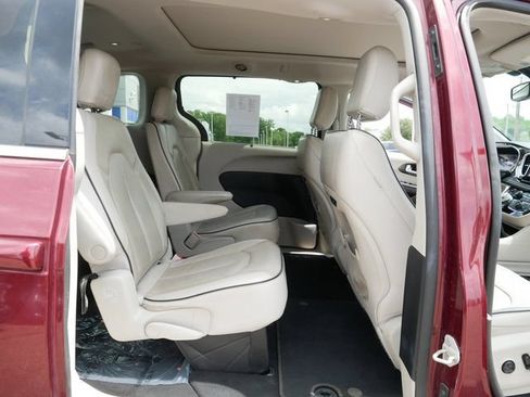 Used 2021 Chrysler Pacifica Limited w/ Premium & Safety Sphere Group AWD/4WD image 21