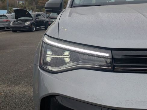 New 2026 Volkswagen Taos S image 10