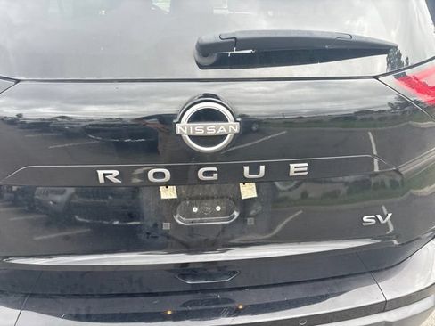 Used 2024 Nissan Rogue SV FWD image 15
