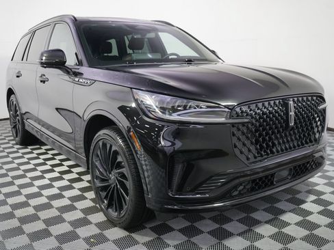 New 2026 Lincoln Aviator Reserve w/ Jet Appearance Package AWD/4WD image 9