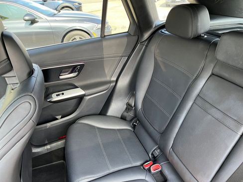 Used 2024 Mercedes-Benz GLC 300 GLC 300 image 41