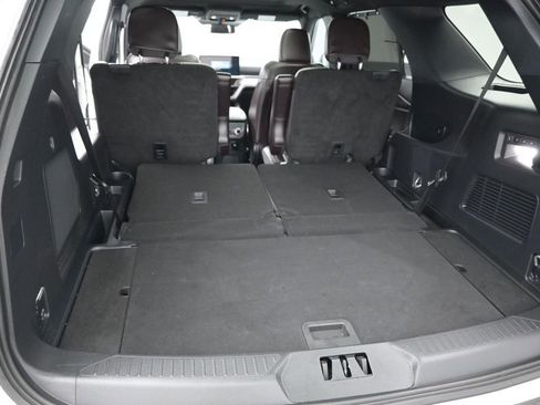 Used 2025 Ford Explorer Platinum RWD image 10