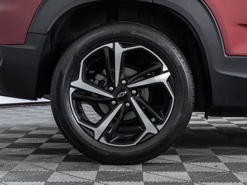 Used 2023 Chevrolet TrailBlazer RS w/ Sun and Liftgate Package FWD image 46
