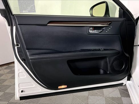 Used 2013 Lexus ES 350 image 20