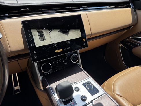 Certified 2023 Land Rover Range Rover SE AWD/4WD image 17