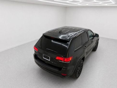 Used 2019 Jeep Grand Cherokee Altitude AWD/4WD image 36